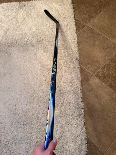 New* Senior Bauer Vapor Flylite (P28 87 Flex) Left Hand Hockey Stick (Stock Color)