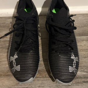 Men's Size M 11.0 (W 12.0) Under Armour Blur Low Top Molded Cleats (New No original box)