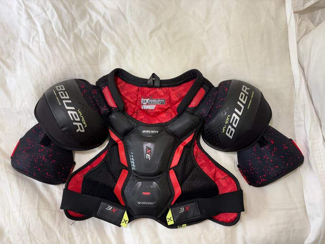 Medium Senior Bauer Vapor 3X Shoulder Pads (Used)