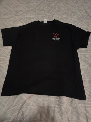 University of Cincinnati Alumni Short Sleeve Shirt Adult XL New
