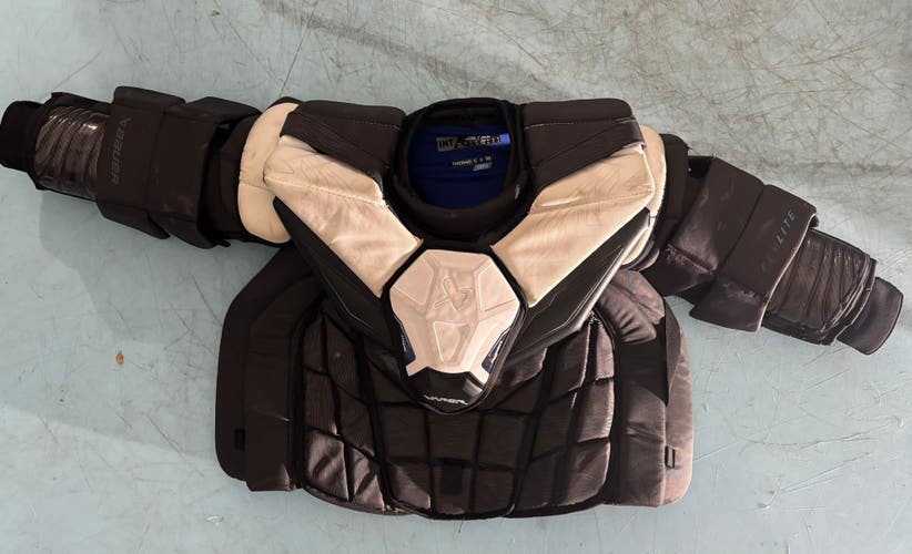 Intermediate small/medium  Large Bauer Vapor Flylite Goalie Chest Protector (Used)