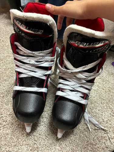 Bauer Vapor Fly30 Hockey Skates Regular Width Size 1 (Used)
