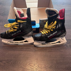 Bauer Vapor X4 Fit 1 Hockey Skates Size 4 (Used)