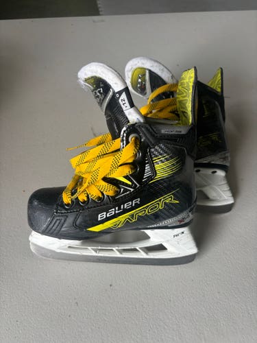 Black/Yellow Bauer Vapor X4 Hockey Skates Regular Width 12 (Used)