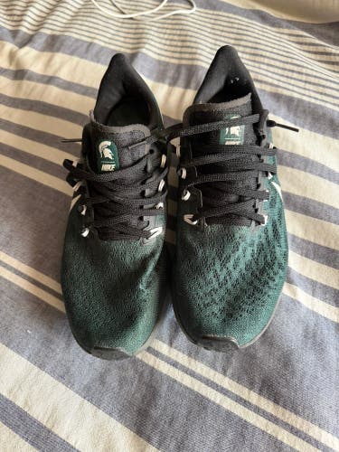 Green Men's Size M 9.5 (W 10.5) Adult Nike Zoom Vomero Shoes (Used)