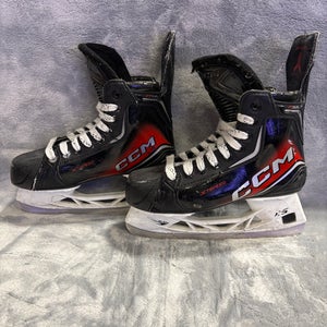 Junior CCM JetSpeed FT870 Hockey Skates Regular Width Size 3 (Used)