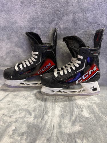 Junior CCM JetSpeed FT870 Hockey Skates Regular Width Size 3 (Used)