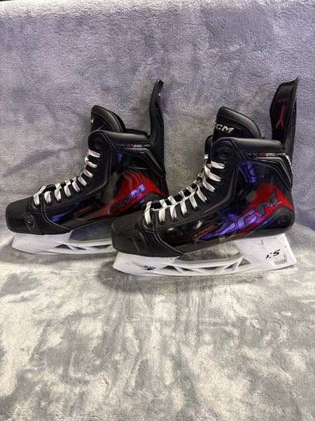 Senior CCM JetSpeed FT890 Hockey Skates Regular Width 7 (Used)