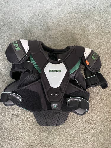 Women's Large Senior CCM JetSpeed FTW Shoulder Pads (Used)