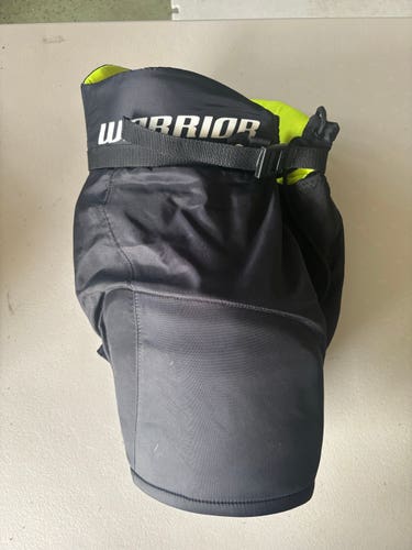 Youth Medium Warrior alpha Hockey Pants (Used)