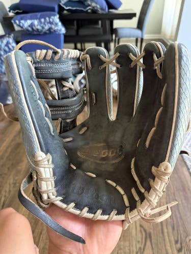Wilson A2000 Softball Glove 11.75" (Used)