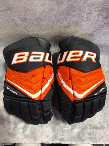 Black Senior Bauer Vapor Flylite Gloves 13" (Used)