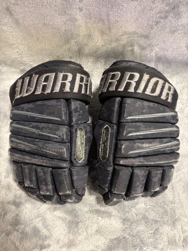 Black Junior Warrior Alpha QX Gloves 10" (Used)
