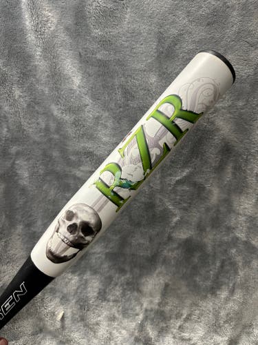 White Miken Bat (-8) Hybrid 26 oz 34" (Used)