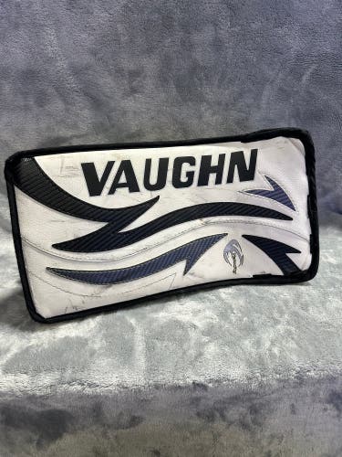 White Senior Vaughn Velocity 7450 Goalie Gloves & Blockers Regular (Used)