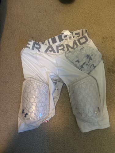 XL Adult Under Armour (Used)
