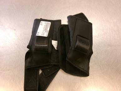 Used Razor Skateboard Wrist Guards Black SM 11339-S000203539
