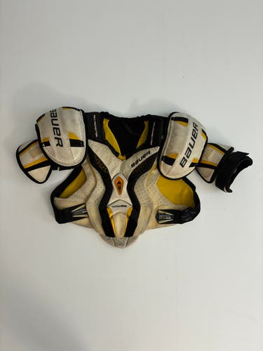 Used Senior Large Bauer Supreme TotalOne Shoulder Pads