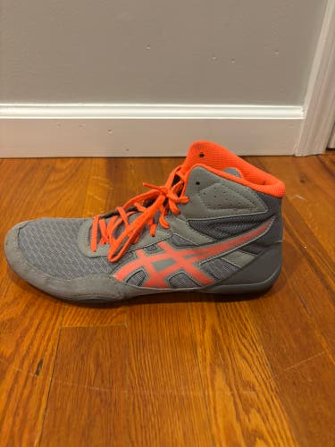 Gray Men's Size M 9.5 (W 10.5) Adult ACS Shoes (Used)