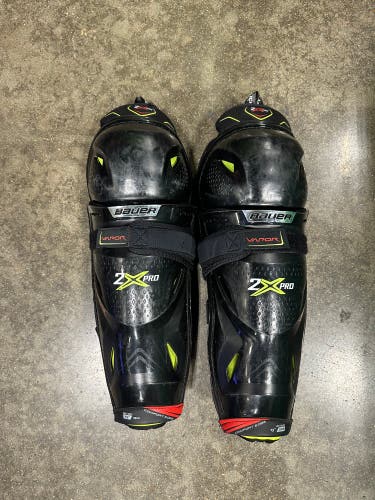 Junior Bauer Vapor 2X Pro Shin Pads 13" (Used)
