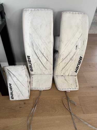 Large 2023 Bauer Vapor Hyperlite 2 Goalie Leg Pads Pro Stock (Used)