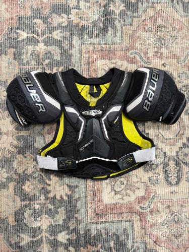 Small Junior Bauer Supreme 2S Shoulder Pads (Used)