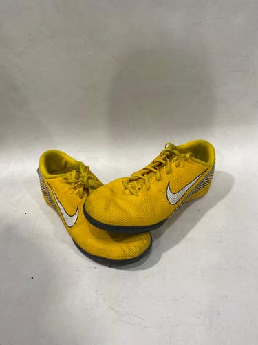 Used Nike Senior 6.5 Cleat Soccer Indoor Shoes 11615-s000201295