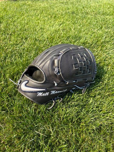 Nike Shado Elite J RH Pitcher's Baseball Glove 12" (Used)