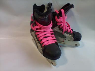 Used Ccm Junior 01 Ice Hockey Skates 11472-s000112608
