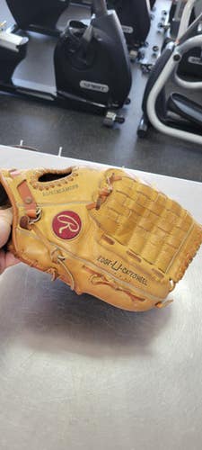 Used Rawlings 12.5 BB/SB Glove RH Throw None 12 1/2" 11497-C000159169