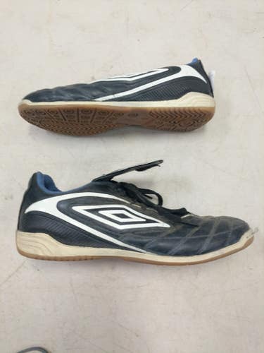 Used Umbro Senior 6 Indoor Soccer Indoor Cleats 11860-s000241787