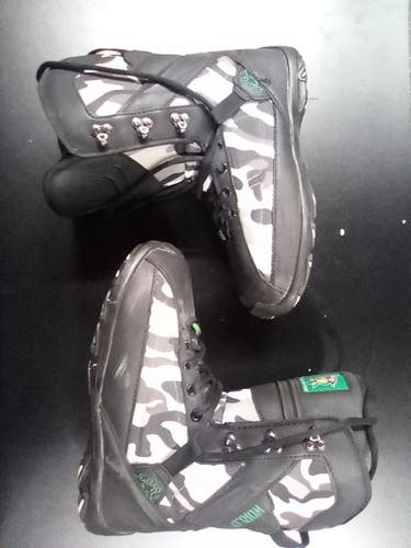 Used World Industries Camo Senior 6 Snowboard Mens Boots 11769-s000014661