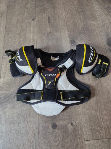 Men's Large Youth CCM SuperTacks Shoulder Pads (Used)
