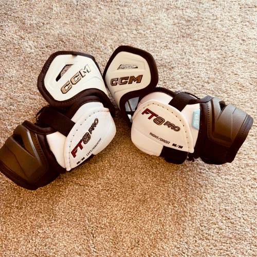 CCM FT8 Pro Elbow Pads - Senior MEDIUM - LIKE NEW