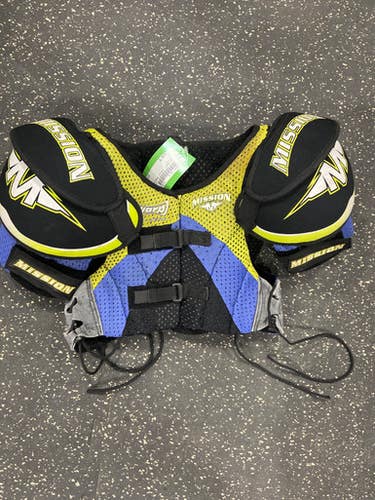 Used Winnwell Junior Shoulder Pads Md 11472-s000118215