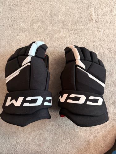 CCM Next Gloves 15" (Used)