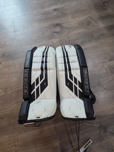 26" Vaughn Velocity V8 Goalie Leg Pads (Used)