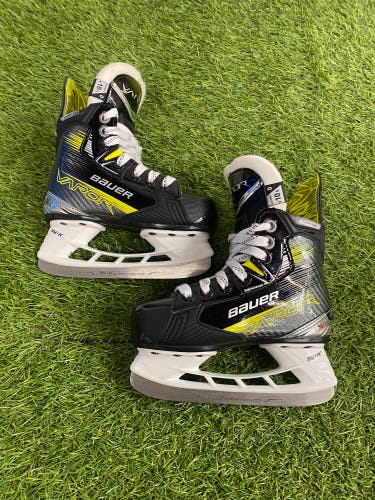Bauer Vapor X4 Hockey Skates | Youth Size 10.5 (Regular)