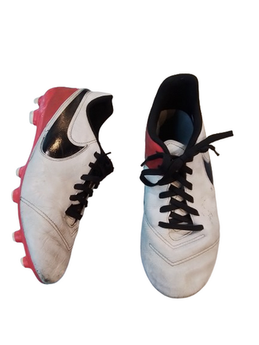 Used Nike Tiempo Junior 05.5 Cleat Soccer Outdoor Cleats 11698-s000191351