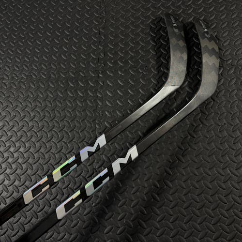 2 Pack Bundle - Senior CCM JetSpeed FT8 Pro Right Handed Hockey Stick P28 85 Flex (New)