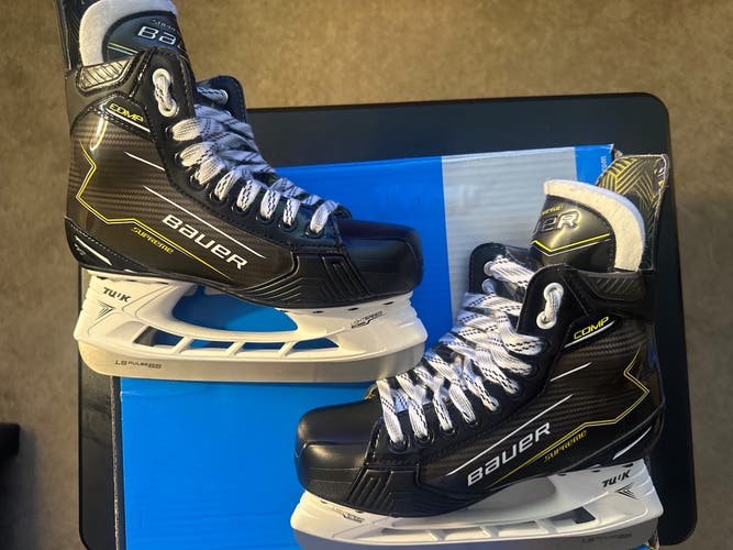 2024 Bauer S24 Supreme Comp (SMU) Hockey Skates Regular Width  size 4.5 (New)