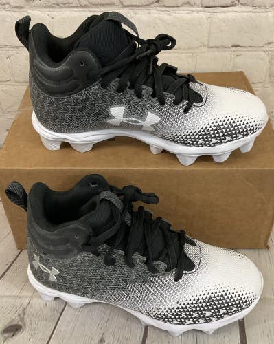 Under Armour 3027043-001 Spotlight Fran 3 JR RM Football Cleats Black White 2.5Y