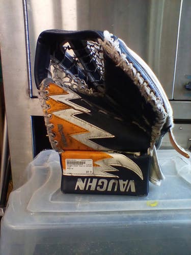 Used Vaughn Regular Goalie Catchers 11472-s000125783
