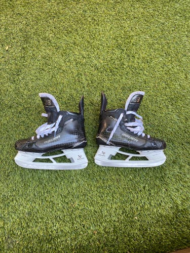 Black 2024 Bauer Supreme Shadow Hockey Skates Regular Width 9.5 (Used)
