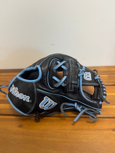 2025 Wilson A950 RH Infield Baseball Glove 11.25" (Used)