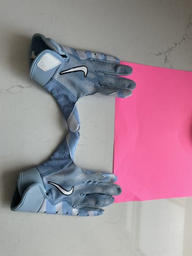 Blue Medium Youth Nike Vapor jet 8.0 Gloves (Used)