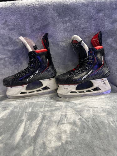 Junior Bauer Vapor 3X Pro Hockey Skates Regular Width Size 1.5 (Used)