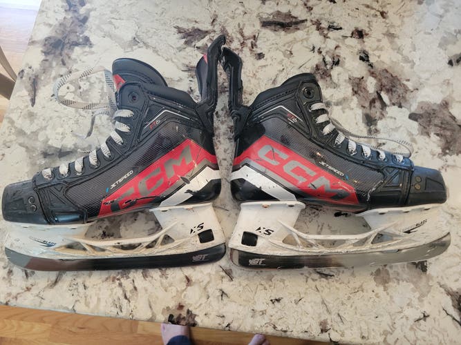CCM JetSpeed FT6 Hockey Skates Regular Width Size 4.5 (Used)