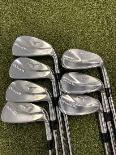 Mizuno Pro 245 Iron Set 5-Pw, Gw Regular Dynamic Gold Mid R300 Steel MINT