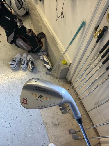 Men's Titleist BV Vokey Right Handed Wedge 52 Degree (Used)